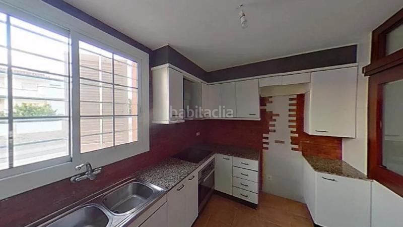 Foto 76d3be41-ae42-4bf4-ae35-039d6e22f6fe. Chalet (tarragona). "okupado" (no se puede visitar ni hipotecar). en Creixell