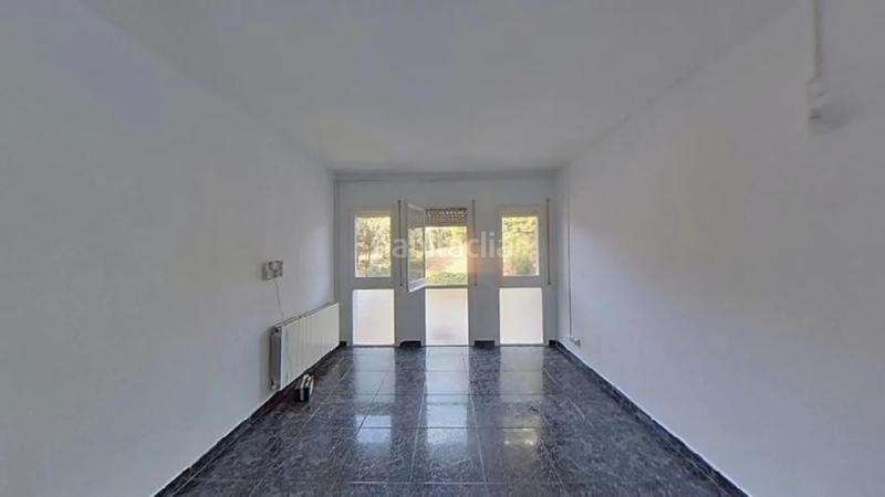 Foto 2f477908-8a1e-4f24-8f4e-eaf7b5584482. Piso (barcelona). "okupado" (no se puede visitar ni hipotecar). en Viladecans