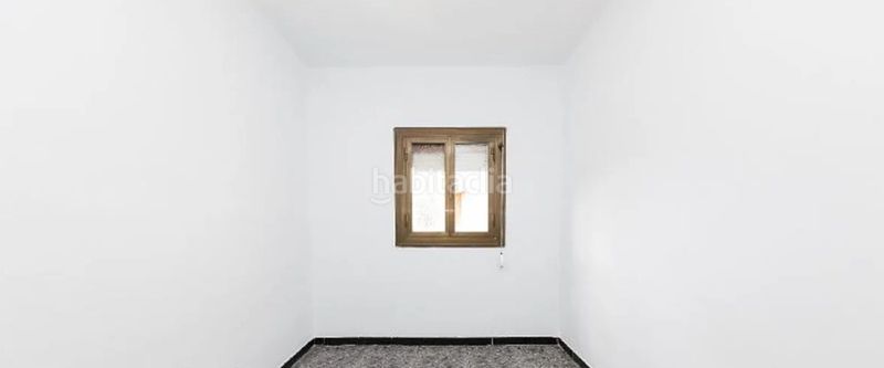 Foto ab7472da-c181-4379-83a1-912c9fde0711. Piso (barcelona). "okupado" (no se puede visitar ni hipotecar). en Santa Coloma de Gramenet