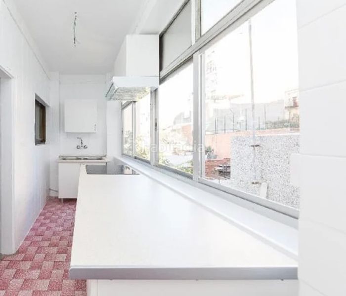 Foto cec26d3e-f963-4313-8d74-14bef98deb25. Piso (barcelona). "okupado" (no se puede visitar ni hipotecar). en Santa Coloma de Gramenet