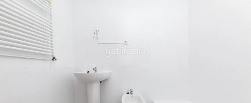 Foto f2a5d6a0-705b-4095-9458-34885a2b1fc7. Piso (barcelona). "okupado" (no se puede visitar ni hipotecar). en Santa Coloma de Gramenet