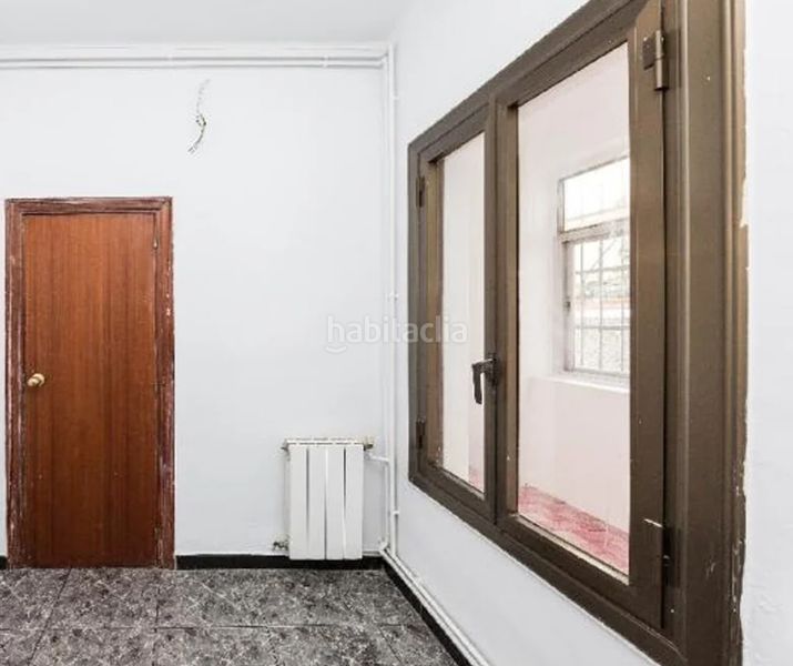 Foto f611bccf-cbec-4105-98fb-cf16c1dced0a. Piso (barcelona). "okupado" (no se puede visitar ni hipotecar). en Santa Coloma de Gramenet