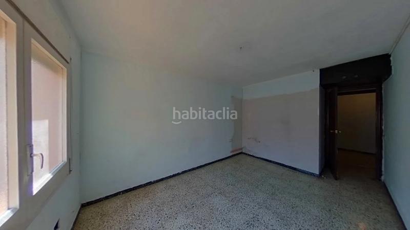 Foto 1991338b-a8b3-4206-b332-39e15ce39e7f. Piso (barcelona). "okupado" (no se puede visitar ni hipotecar). en Badalona