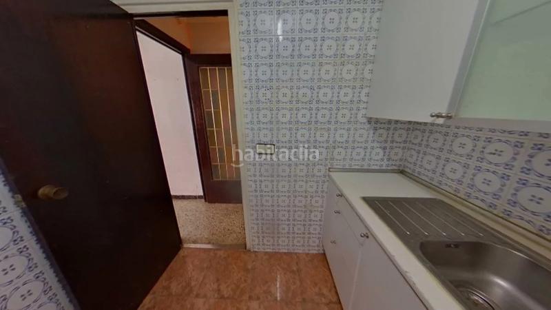 Foto 699c3373-d587-4983-a435-dd41256728cc. Piso (barcelona). "okupado" (no se puede visitar ni hipotecar). en Badalona