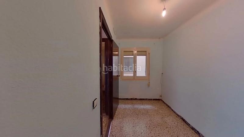 Foto da0e1bf2-08c5-4e4d-b6a4-eee3dbf3e0ed. Piso (barcelona). "okupado" (no se puede visitar ni hipotecar). en Badalona