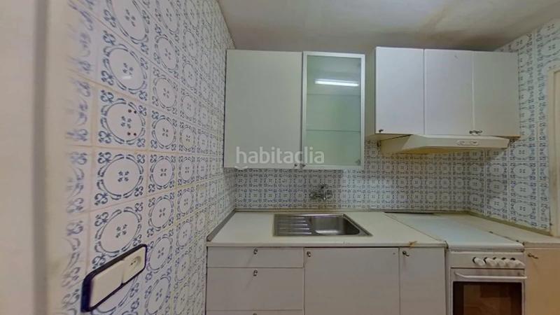 Foto ecfe8fbd-c2c5-40e8-8141-69e66f409236. Piso (barcelona). "okupado" (no se puede visitar ni hipotecar). en Badalona