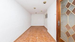 Casa adossada  Carrer de ramón y cajal. Barcelona (barcelona). "okupado" (no se puede visitar ni hipotec