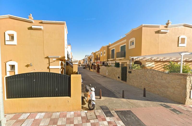 Foto 4238f07f-55b9-4068-b4d8-aa36322b3422. Maison jumelée dans Las Palmeras-Dehesilla Sanlúcar de Barrameda