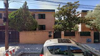 Casa adossada  Calle de rafael villa. Madrid. sin posesión (no se puede visitar ni hipotecar).