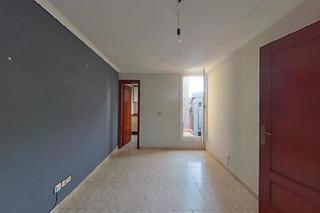 Pis  Carrer de pujós. L ´hospitalet de llobregat (barcelona). en rentabilidad