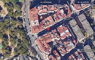 Flat  Carrer dels pins. Hospitalet de llobregat, l' (barcelona). sin posesión “ocupado”