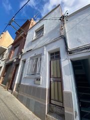 Maison  Carrer del príncep de viana. Terrassa (barcelona). sin posesión “ocupado” (no se puede visita