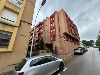 Appartamento  Carrer apel·les mestres. Montmeló (barcelona). sin posesión “ocupado” (no se puede visita
