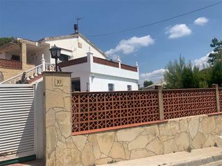 Chalet  Carrer de la segarra. Vacarisses (barcelona). sin posesión “ocupado” (no se puede visi