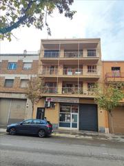 Pis  Carrer del centre. Lleida (lleida). "okupado" (no se puede visitar ni hipotecar).