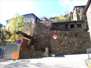 Etagenwohnung  Carrer prat de mitges. Toses (girona). "okupado" (no se puede visitar ni hipotecar