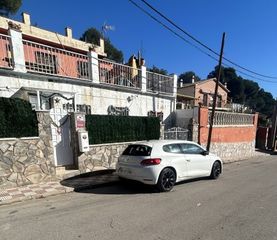 Casa  Avinguda barcelona. Hostalets de pierola (els) (barcelona). sin posesión “ocupado” (