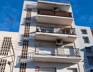 Flat  Carrer de calella. Mataró (barcelona). "okupado" (no se puede visitar ni hipotecar)