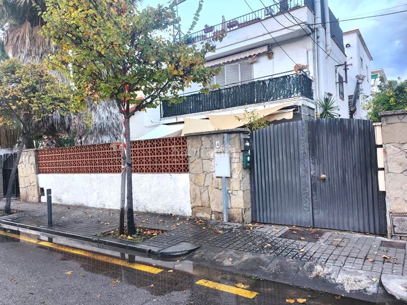 Foto 27b088c2-1b4a-4aa3-9ff5-fcb4fe357e8d. Piso (barcelona). sin posesión “ocupado” (no se puede visitar ni hipotecar). en Castelldefels
