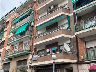 Pis  Carrer de calderón de la barca. Badalona (badalona). "okupado" (no se puede visitar ni hipotecar