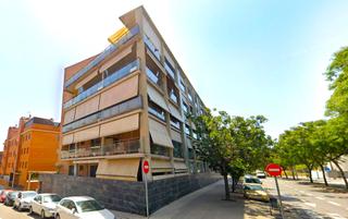 Pis  Carrer de joan pagès. Sant boi de llobregat (barcelona). "okupado" (no se puede visita