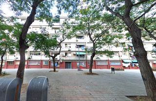 Flat  Carrer de teulada. Barcelona (barcelona). sin posesión “ocupado” (no se puede visit