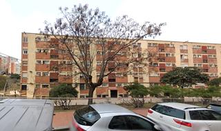 Pis  Carrer de les agudes. Barcelona (barcelona). "okupado" (no se puede visitar ni hipotec