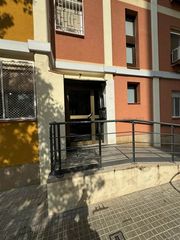 Appartamento  Carrer del freixe. Cornellà de llobregat (barcelona). sin posesión “ocupado” (no se
