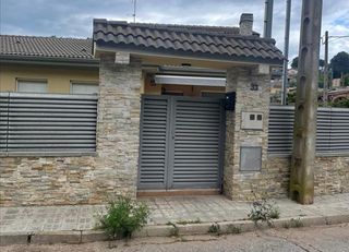 Xalet  Carrer de les alzines. Sant llorenç savall (barcelona). sin posesión “ocupado” (no se p
