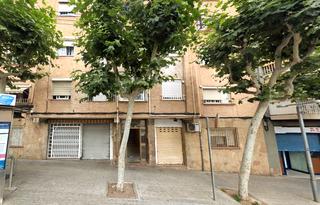 Flat  Carrer de valència. Mataró (barcelona). "okupado" (no se puede visitar ni hipotecar)