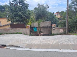 Chalet  Carrer de la pineda. Vacarisses (barcelona). "okupado" (no se puede visitar ni hipote