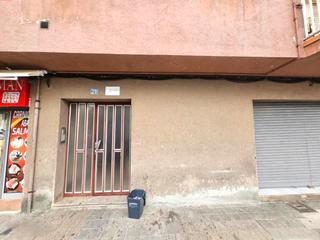 Pis  Carrer mossèn aulet. Manlleu (barcelona). "okupado" (no se puede visitar ni hipotecar