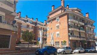 Pis  Avinguda joan carles i. Blanes (girona). "okupado" (no se puede visitar ni hipotecar).