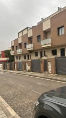 Reihenhaus  Carrer de la podadora. Vilanova i la geltrú (barcelona). "okupado" (no se puede visitar