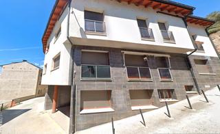Duplex  Barri sant pere. Valls de valira (les) (lleida). "okupado" (no se puede visitar n
