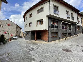 Dúplex  Barri sant pere. Valls de valira (les) (lleida). sin posesión “ocupado” (no se pu