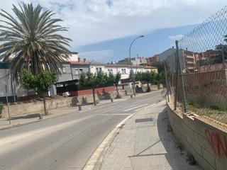 Casa  Carrer d'avinyonet. Figueres (girona). "okupado" (no se puede visitar ni hipotecar).