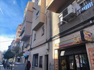 Flat  Avinguda del torrent gornal. Hospitalet de llobregat (l')  (barcelona). "okupado" (no se pued