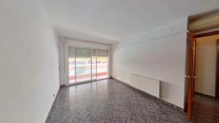 Pis  Carrer de joan pfaff. Sant boi de llobregat (barcelona). "okupado" (no se puede visita