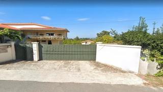 Chalet  Lugar coruxos. Cambre (a coruña). "okupado" (no se puede visitar ni hipotecar).