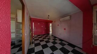 Appartamento  Calle padre josé sebastián bandarán. Sevilla (sevilla). "okupado" (no se puede visitar ni hipotecar).