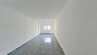 Appartement  Carrer de monturiol. Rubí (barcelona). "okupado" (no se puede visitar ni hipotecar).