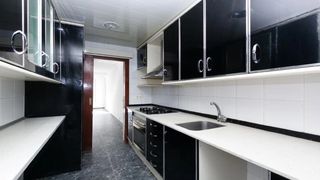 Flat  Carrer de monturiol. Rubí (barcelona). "okupado" (no se puede visitar ni hipotecar).