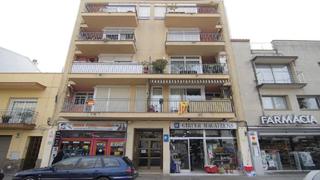 Piso  Carrer de lluís companys. Sant pere de ribes (sant pere de ribes). "okupado" (no se puede