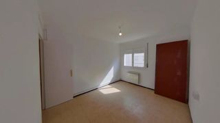 Etagenwohnung  Carrer de la maçana. Girona (gerona). "okupado" (no se puede visitar ni hipotecar).