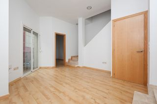 Flat  N/a. Sant andreu de la barca (barcelona). en rentabilidad (se vende a
