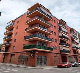 Pis  Carrer eduard rodeja. Figueres (gerona). en rentabilidad (se vende alquilado, no se pu