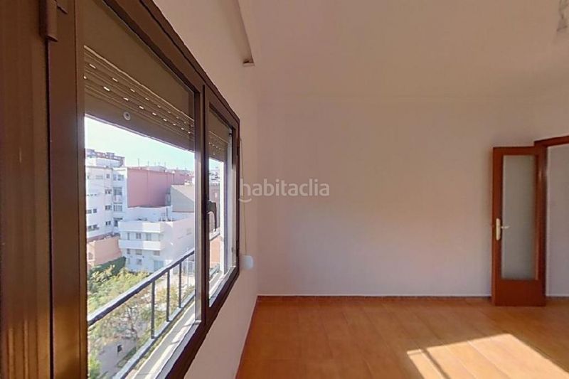 Foto 154c6da4-5ff4-43fd-9c2a-7cc2c688d37a. Pis a Can Vidalet Esplugues de Llobregat