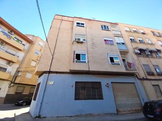 Etagenwohnung  Calle zarzuela. Elda (alicante). sin posesión (no se puede visitar ni hipotecar)