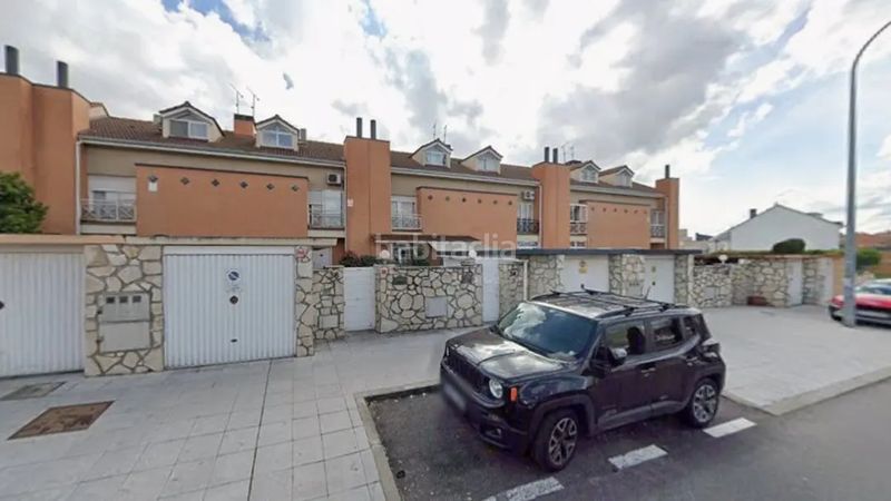 Foto a2c7adba-f29c-496d-bc08-81d3512c10f1. Casa adossada a Laguna Park Parla